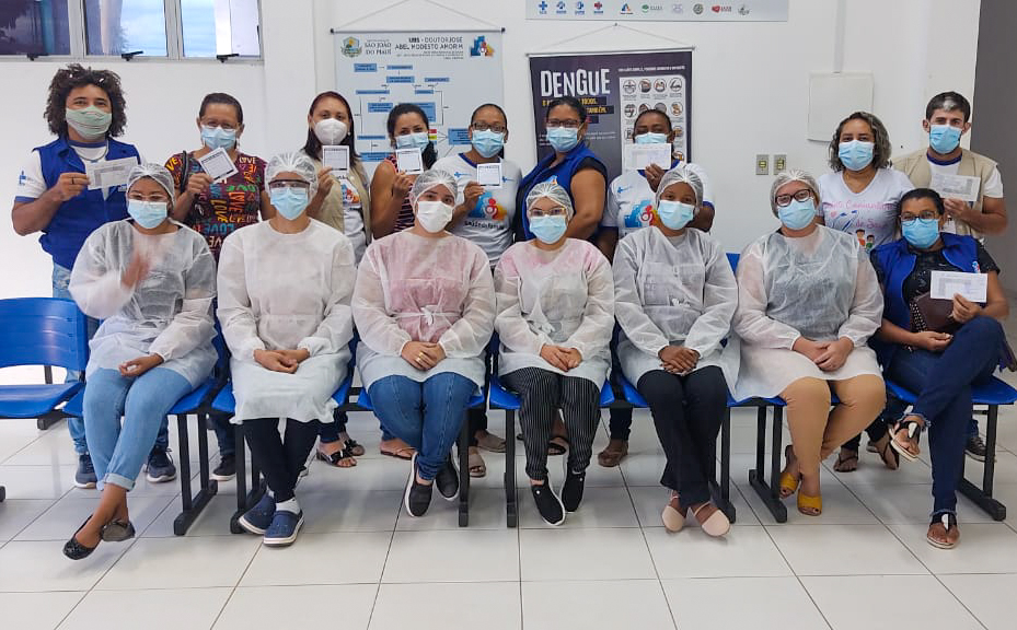 Cerca de 300 profissionais de saúde já foram vacinados em São João do Piauí